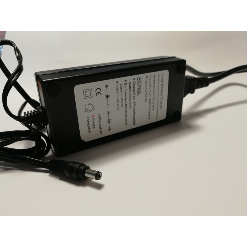 Chargeur pour trottinette électrique Vmax R40 & VX2 - Swiss Distribution